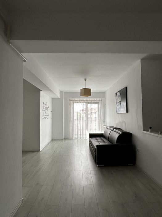 Inchiriez apartament 3 camere bloc nou lenin sud