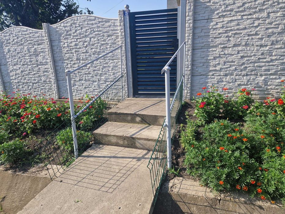 Casa de vanzare in Poiana Cristei .VN