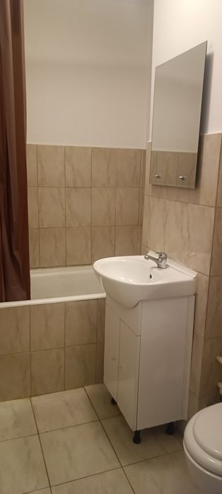 Închiriez garsoniera