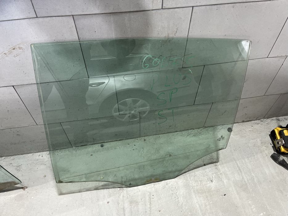 geam stanga spate volkwagen golf 5 plus
