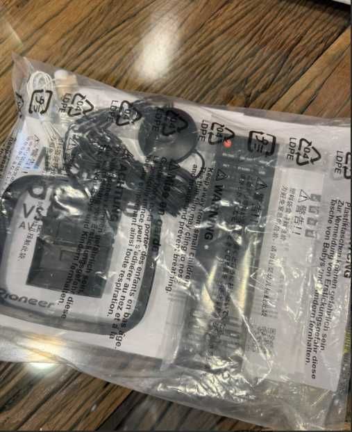 Vand amplificator Sansui AU-D22 si un Pioneer VSX-1131 ca nou