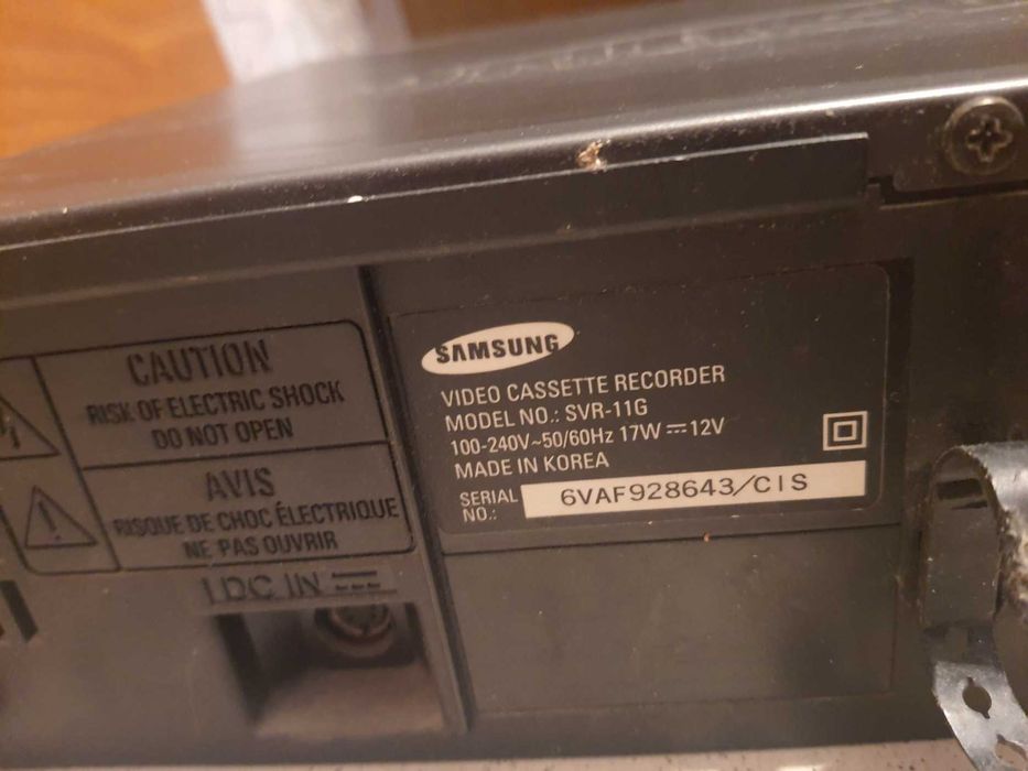 Продам  видеомагнитофон Samsung