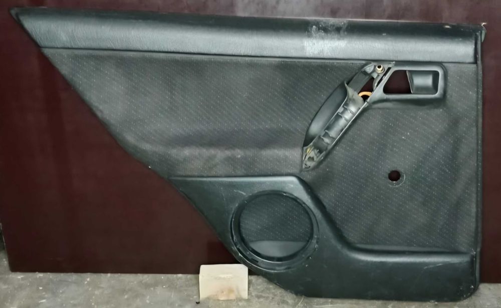 TitanAuto Volkswagen Golf 3 дверные карты