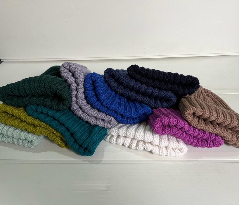 Вязаные шапки. Ручная работа.