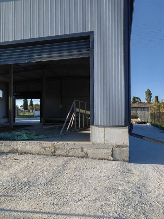 Дава се под наем Промишлена сграда в с. Тополи, Област Варна - 800 кв.м за 1326 € - Снимка #5