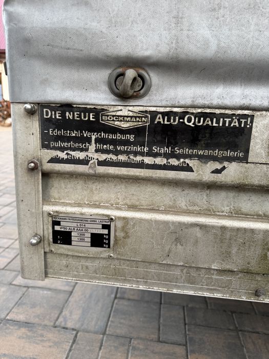 Remorca 1300kg acoperita
