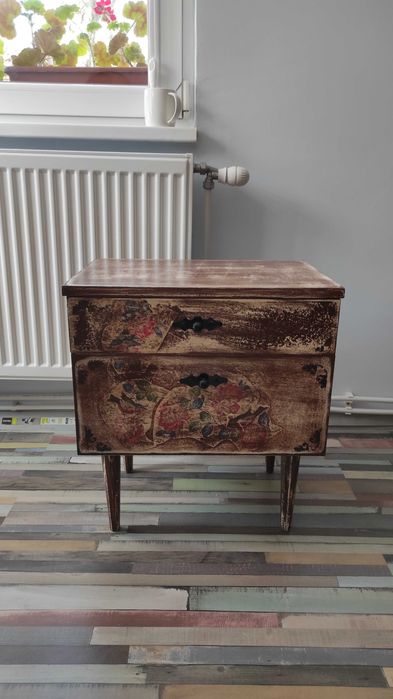 Нощни шкафчета винтидж