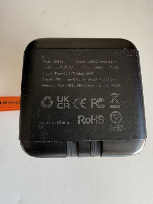 Baterie externa / powerbank 50.000mAh cabluri afisaj lanterna maner