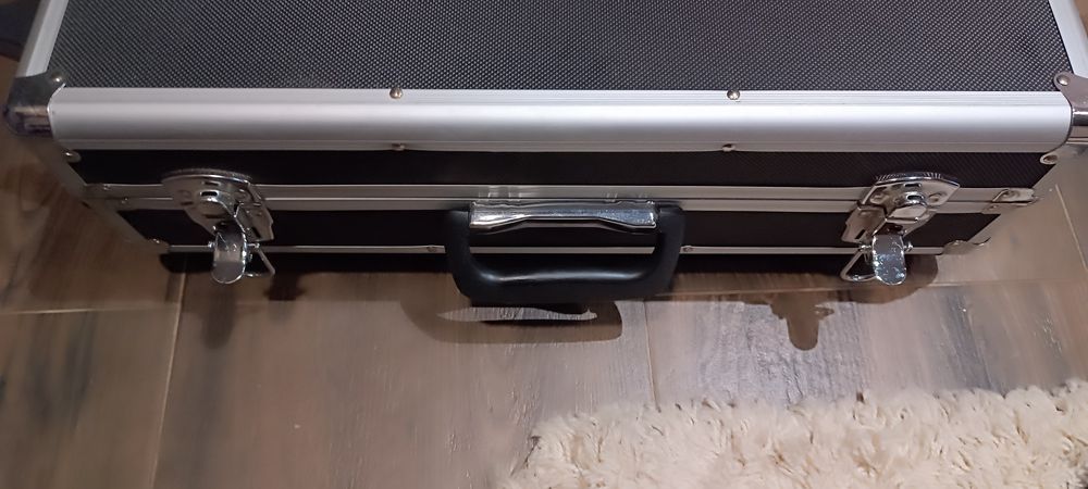 Set carote diamantate BOSCH profesionale 38 127 mm cu valiza adaptoare pentru beton si zidarie