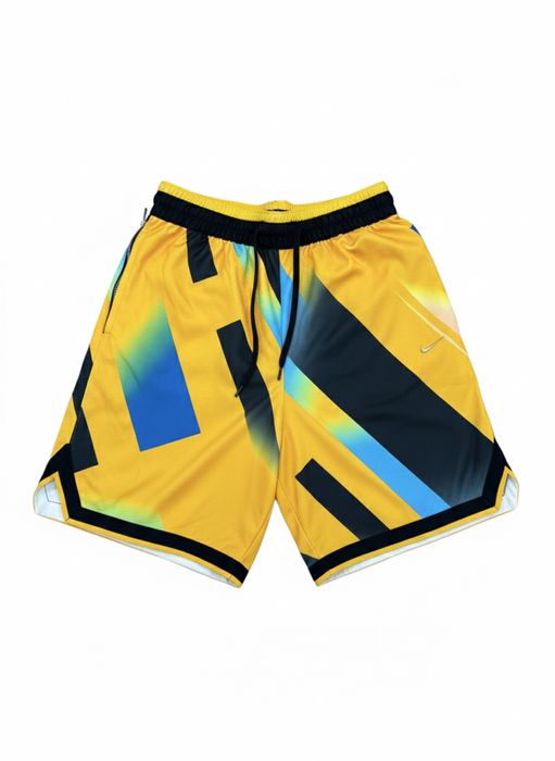 спортивные шорты Nike