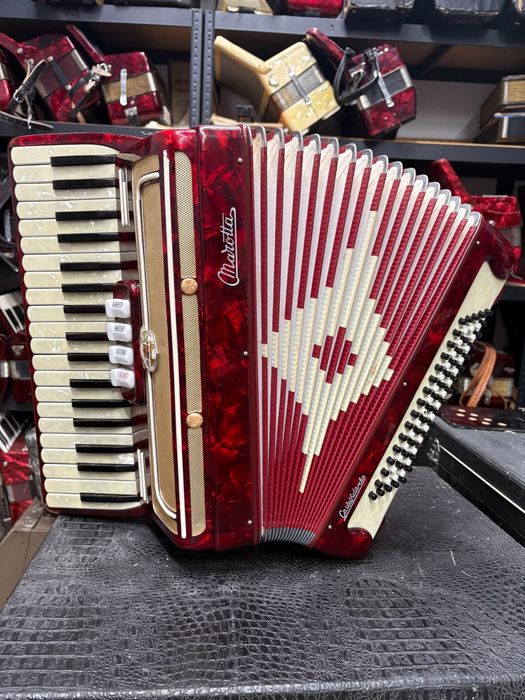 Acordeon italian Marotta cu 80 de basi