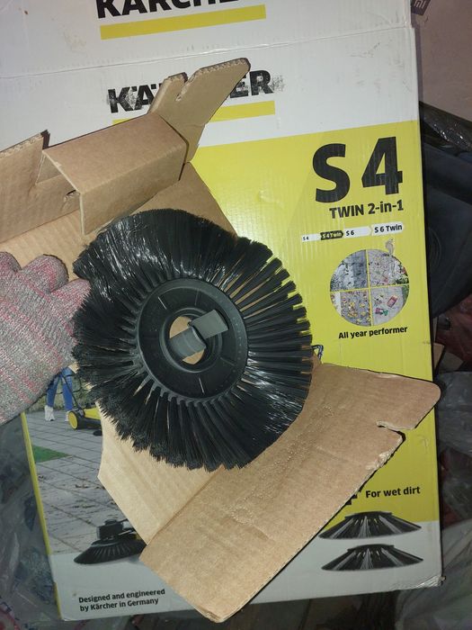 Продам Karcher подметальная  машина