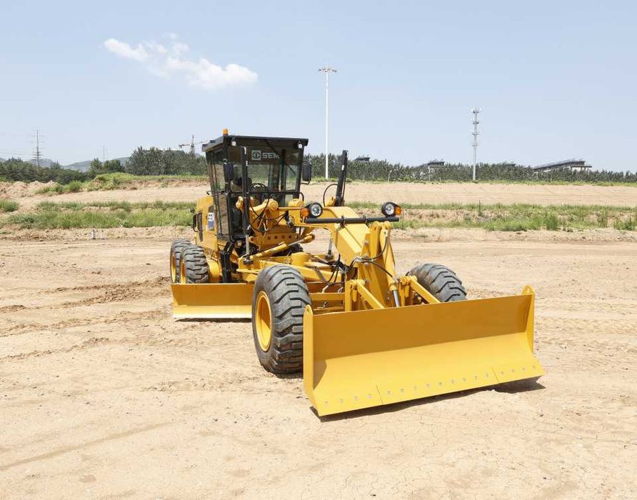 Автогрейдер SEM [920F] 200лс В НАЛИЧИИ