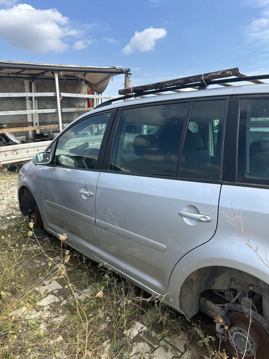 Dezmembrez Vw touran 2.0tdi