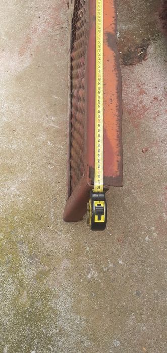 Vand grilaj metalic podeț