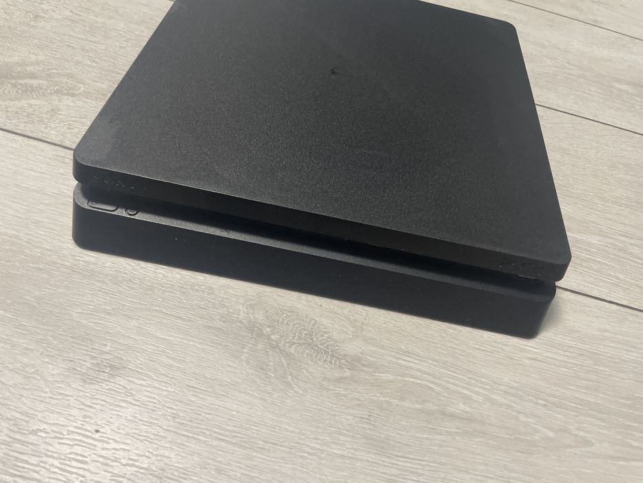 Playstation 4 slim