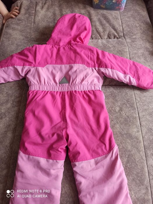 Продам комбинезон весенний.