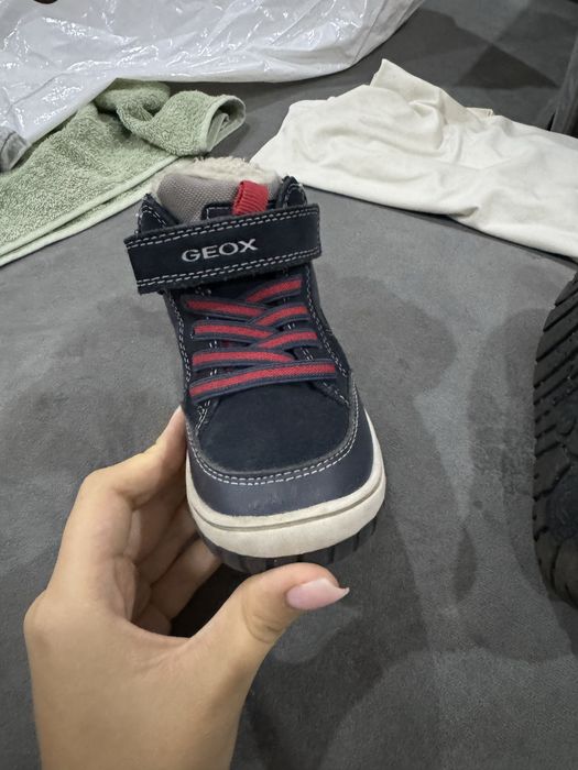 Продам детскую обувь Geox