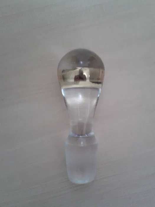 Sticla- Recipient depozitare lichior-visinata