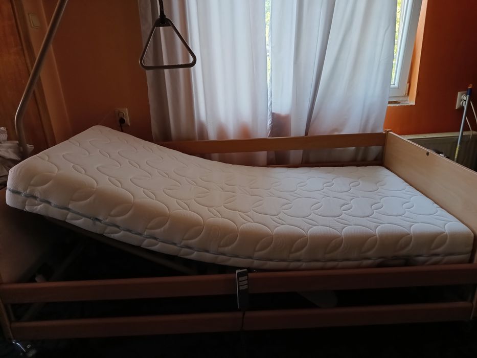 Електрическо болнично легло с матрак