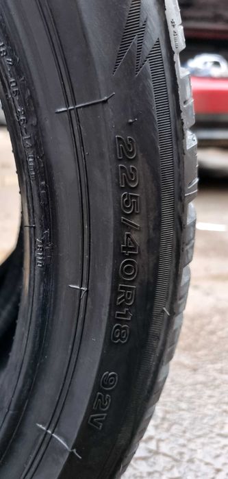 2 anvelope iarna SH 225/40/18 BRIDGESTONE. Dot 4322. 330 RON/perechea.