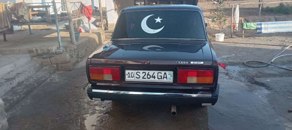 Машина сотилади 1982 йил   2105