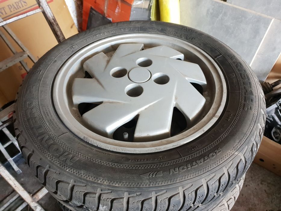 Алуминиеви джанти 14" със зимни гуми 175/65/14

Алуминиеви джанти:
-Цо