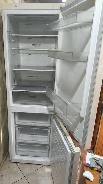 Холодильник высота 1, 9м