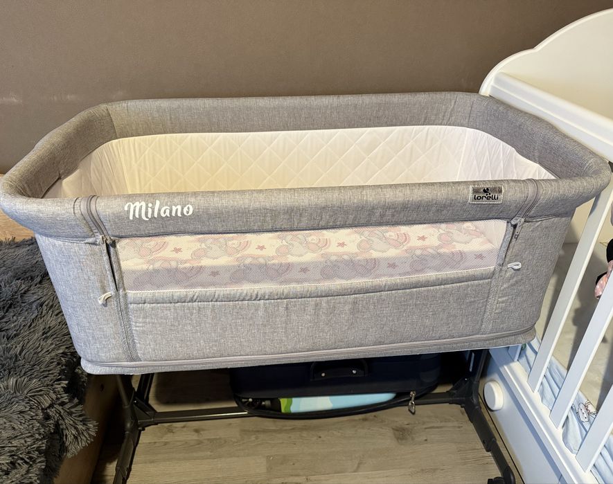 Бебешка кошара next to me