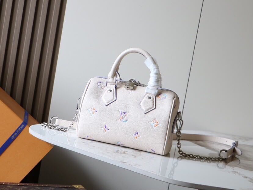 Louis Vuitton модел 2026