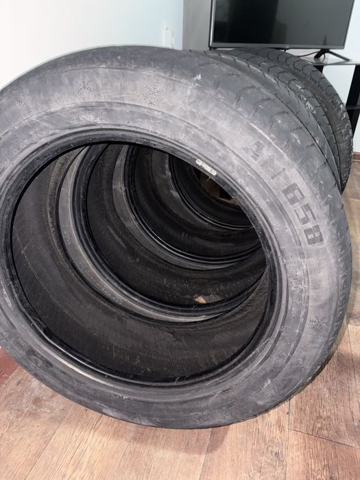 Продам комплект Резину 4 штук