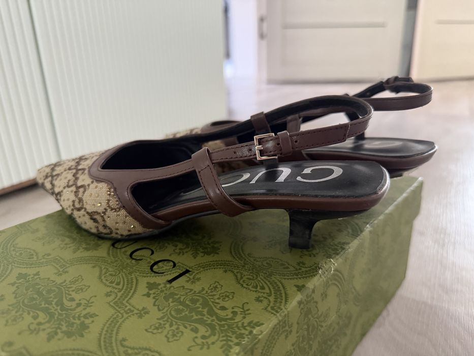 Туфли Gucci со стразами