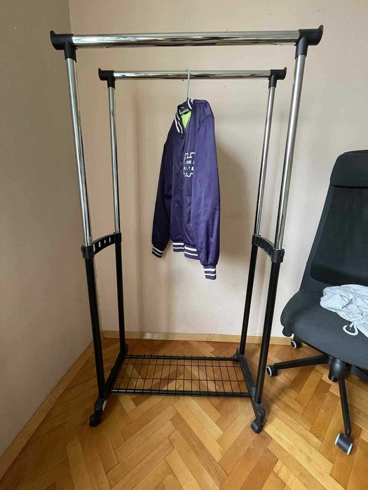 Закачалка / щендер за дрехи