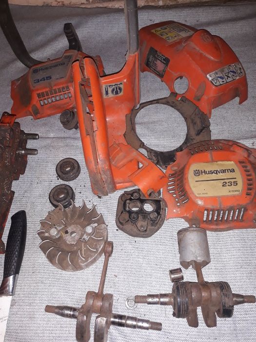 Vând ambalaje si alte piese  husqvarna 235 236