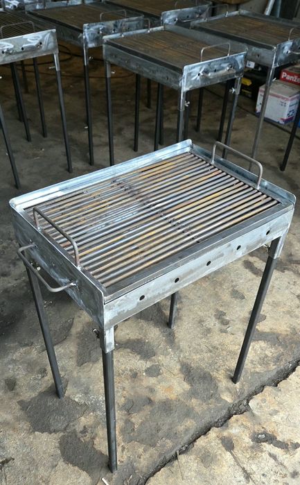 Gratar 600 x 400 cu picioare detasabile