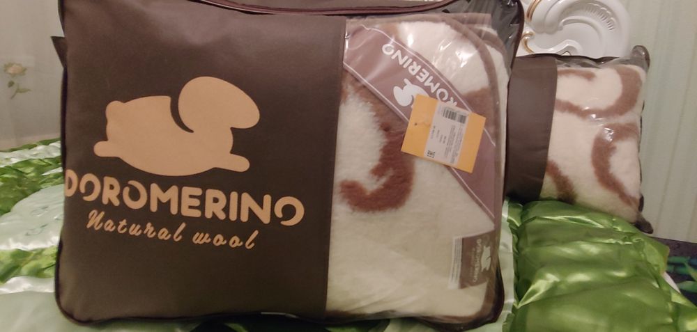 Продам комлект одеяло и две подушки