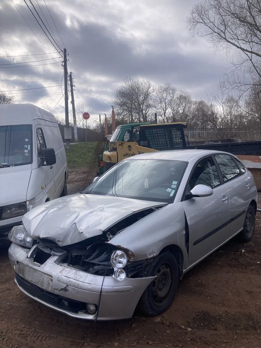 Продавам сеат ибиза 6L 101кс на части