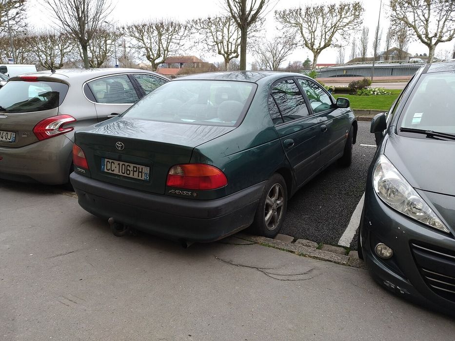 Toyota Avensis (T25), 2003-2006 PIESE AUTO