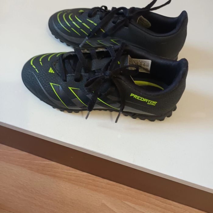 Футболни  обувки - стоножки Adidas predator