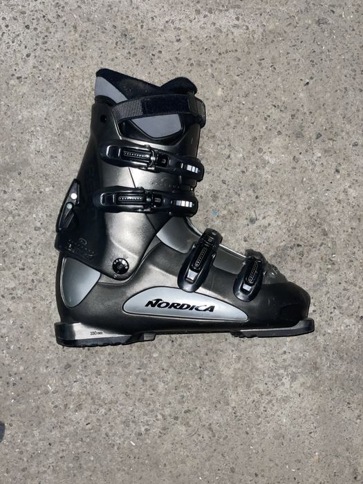 Schiuri si clapari de vanzare