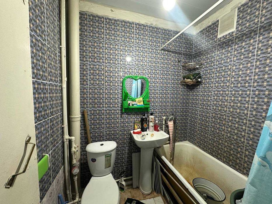 Продаётся 2х комн квартира на 2 этаже Ор-р Крытый рынок Военкомат