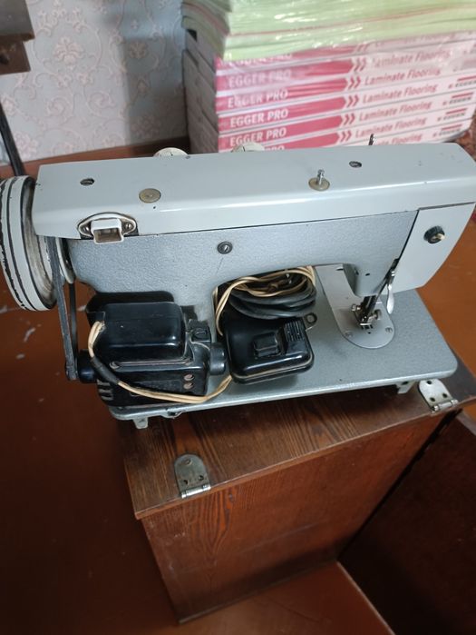 Продаётся швейная машинка чайка 3 состояние рабочее.