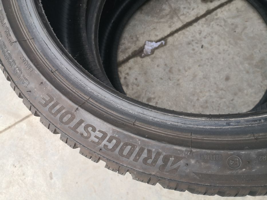 225 40 18 цола гуми Bridgestone dot 23 2 броя