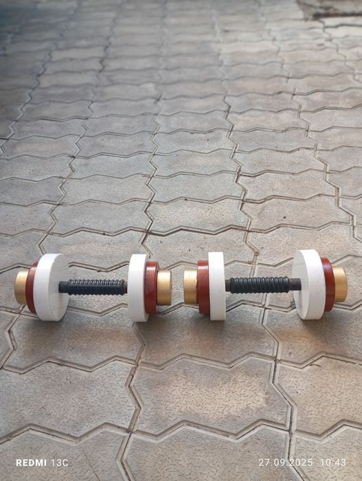 Продаются гантели