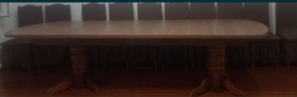 Продам стол.