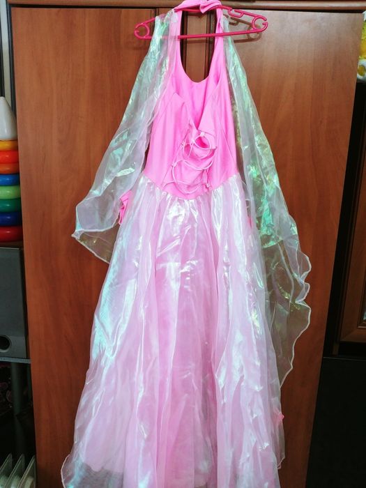 Продаю бальное платье на девочку