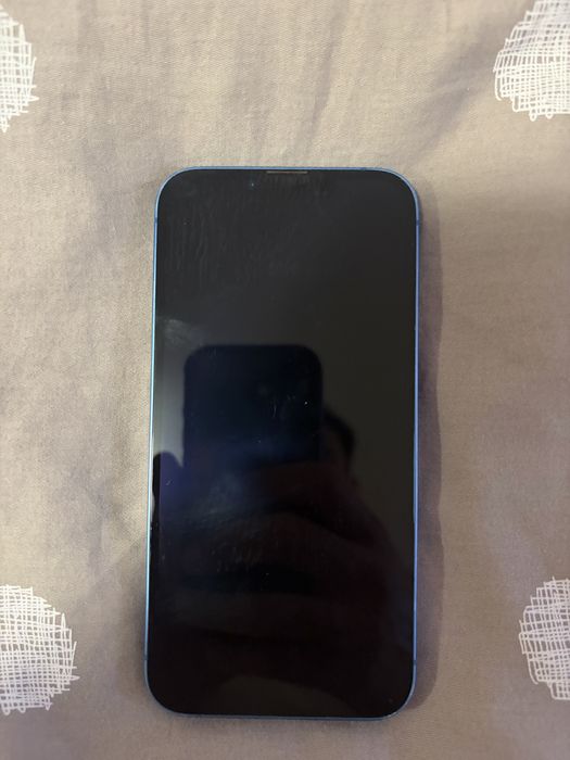 iPhone 13/128Gb/Starea bateriei este de 77%