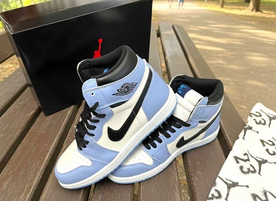 Adidasi Nike Jordan 1 High University Blue - Produs Unisex Premium