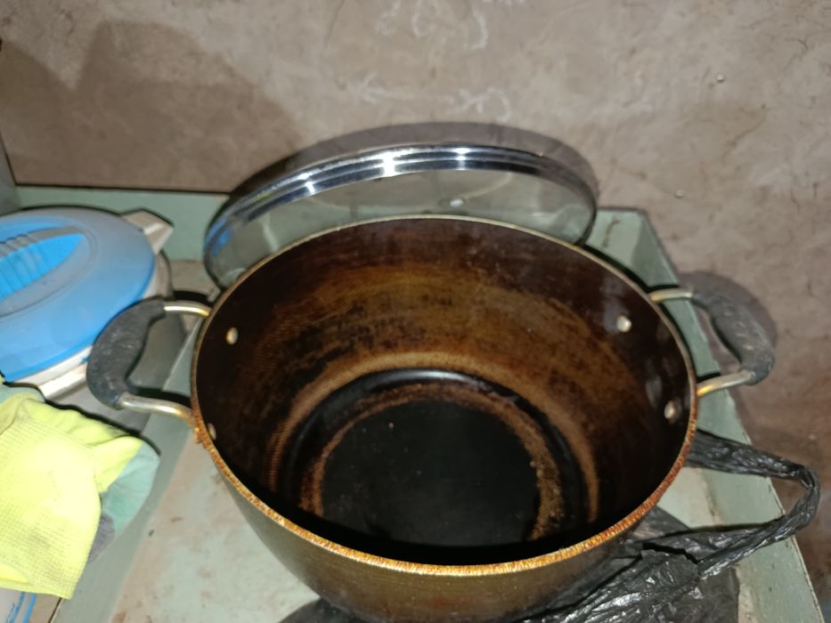 Продам казан 8 литров со стеклянной крышкой