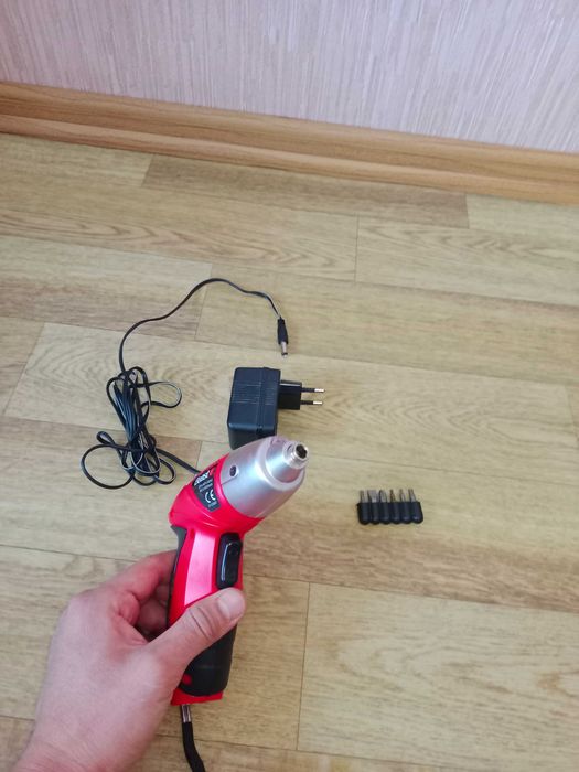 Продам Шуруповёрт аккумуляторный